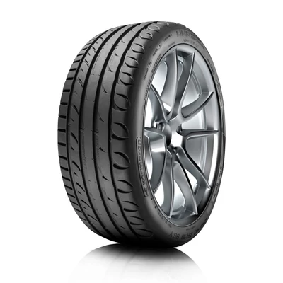 Taurus 245/45 R18 Ultra High Performance 100W XL TL